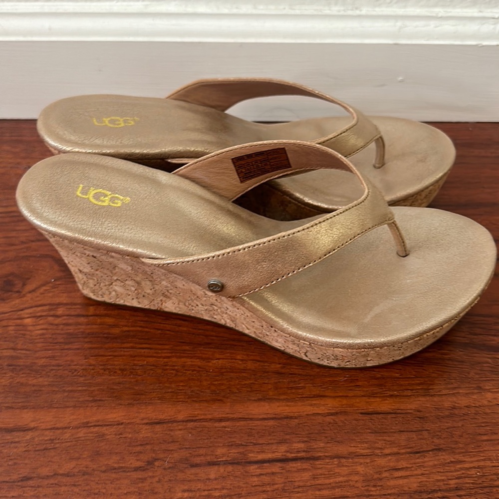 Ugg Natassia wedge sandal US 8